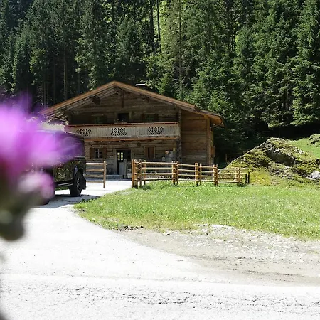 Lacknerbrunn Astl Alm Im Stilluptal * Mayrhofen